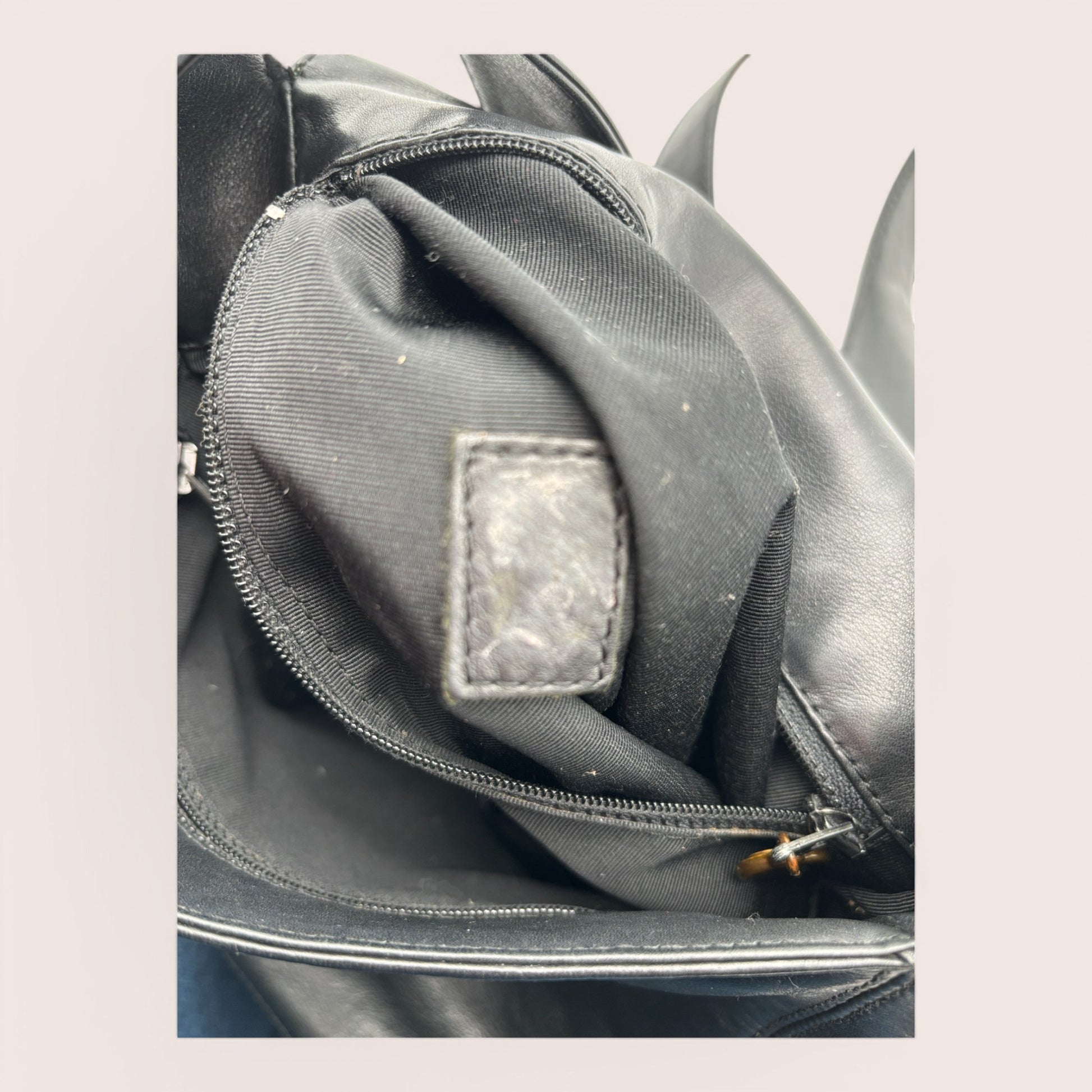 Chanel Leder Schultertasche ID Code