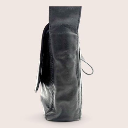 Seitenansicht Chanel Vintage Schultertasche schwarz Leder