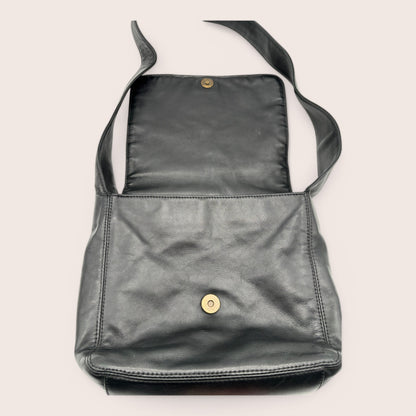 Chanel Schultertasche Vintage schwarzes Leder offene Ansicht