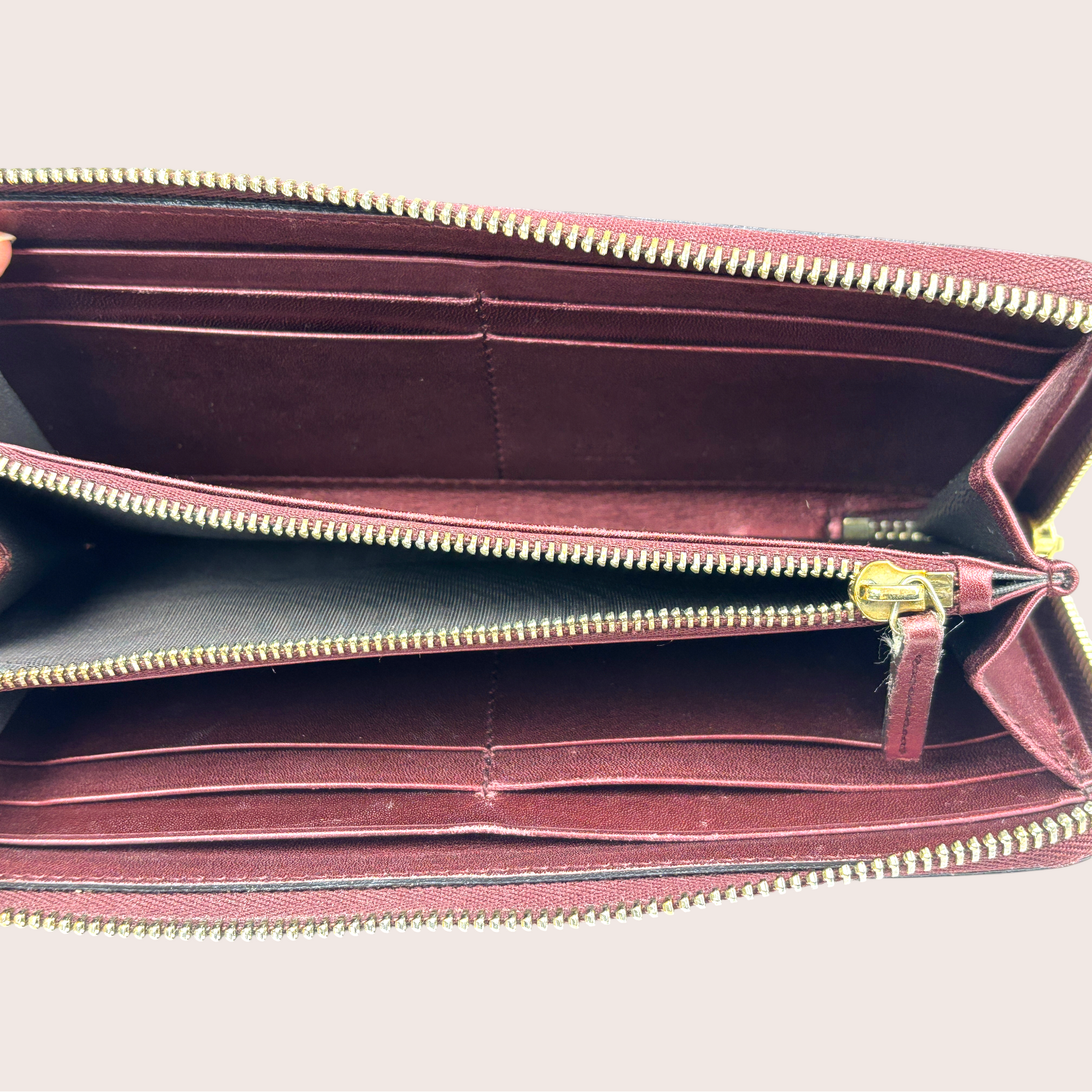 Gucci Guccissima Zippy Wallet vollständig geöffnete Innenansicht