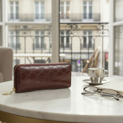 Gucci Guccissima Zippy Wallet Bordeaux Metallic im Interior Styling