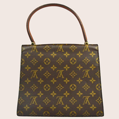 Louis Vuitton Malesherbes Monogram – Rückansicht der klassischen Top-Handle Tasche