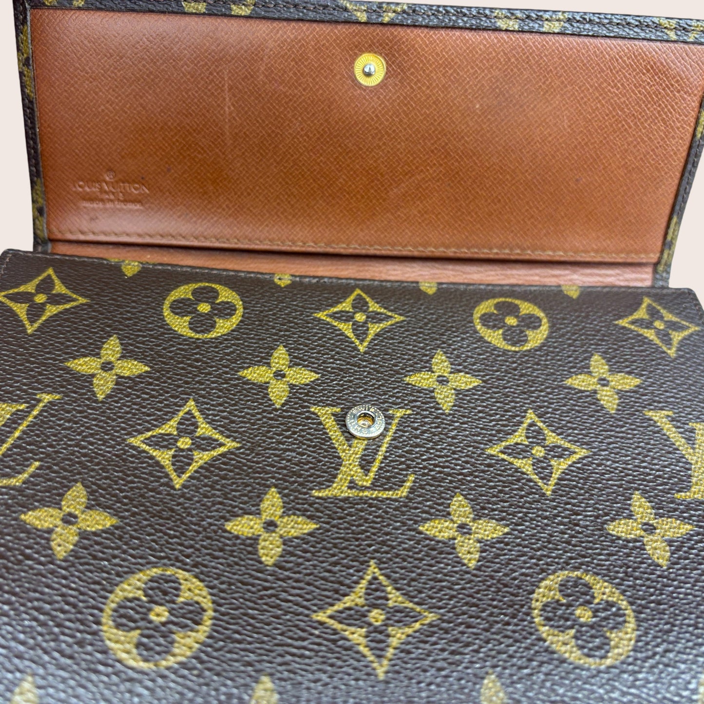 Louis Vuitton Portefeuille International 80er Vintage Innenansicht mit Überschlag