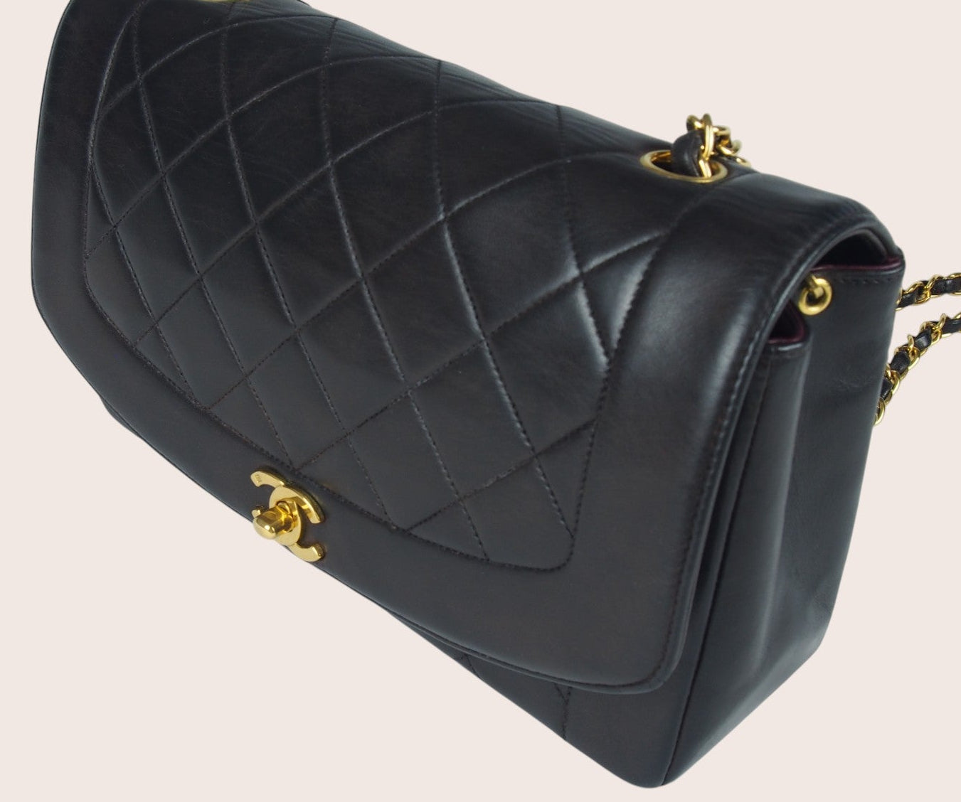 Chanel Diana Vintage Medium in Schwarz mit klassischer Steppung und Kettenschulterriemen