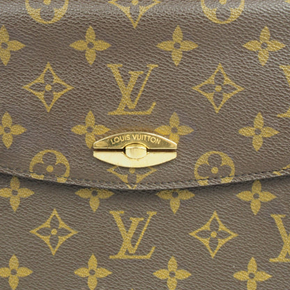 Louis Vuitton Malesherbes Tasche – Detailansicht des ovalen LV-Verschlusses