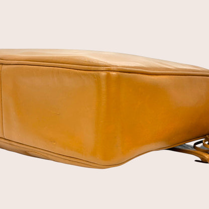 Nandalee Chanel Vintage Camera Bag aus Lammleder in Camel mit Triple CC Steppung und Quaste